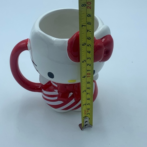 Hello Kitty Peppermint Ceramic Mug & Hello Kitty Salt and Pepper Shakers - Picture 12 of 16